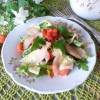Салат из сырокопченого мяса и клубники
