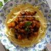 Спагетти с грибным соусом с баклажанами