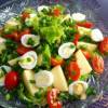 Салат из перепелиных яиц и копченого сыра Провалетта