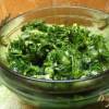 Салат с зеленым горошком и кинзой
