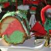 Радужный рождественский кекс