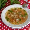 Суп на овощном бульоне с фрикадельками и вермишелью