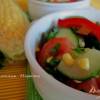 Овощной салат со свежей сладкой кукурузой