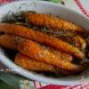 Запеченая морковь с ароматными травами