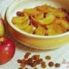 Яблоки запеченные дольками с медом и изюмом