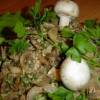 Жареные грибы с орехами
