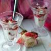 Творожный десерт с ягодами и овсяными хлопьями