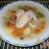 Овощной суп с куриными крылышками
