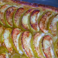 фото рецепта Яблочный пирог из слоеного теста