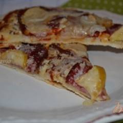 фото рецепта Пицца с  бастурмой и яблоком