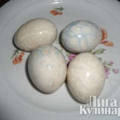 фото рецепта Красим к Пасхе "Мраморные яйца"
