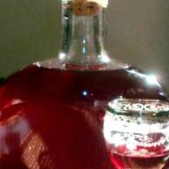 фото рецепта Домашнее вино из красной смородины